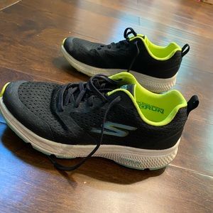 Sketchers Go Run Big Boys Size 6 Black/Green